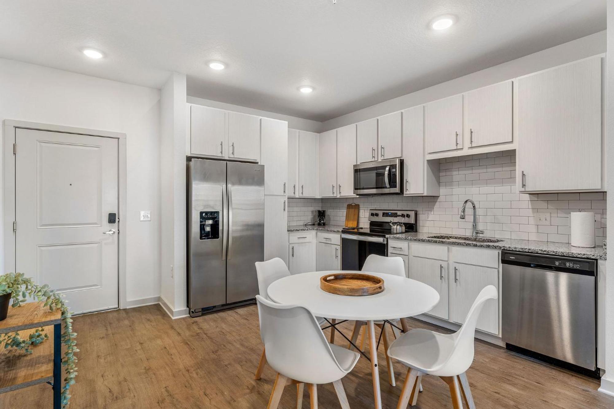 Complete Lush Green Apartment 10 Min To Parks Pets Allowed, Resort-Style Amenities Orlando Exteriör bild